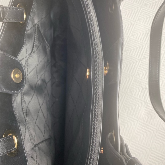 MICHAEL KORS Black Large Leather Commuter Tote from the Jet Set Travel Series - Picture 3 of 7